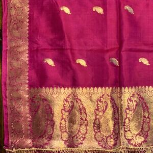 Banarasi Brocade Silk Stole Magenta Pink Gold Metallic‎ Fringe Dupatta Shawl